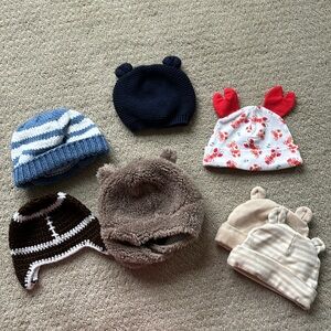 5/$25- Baby bundle of 7 hats